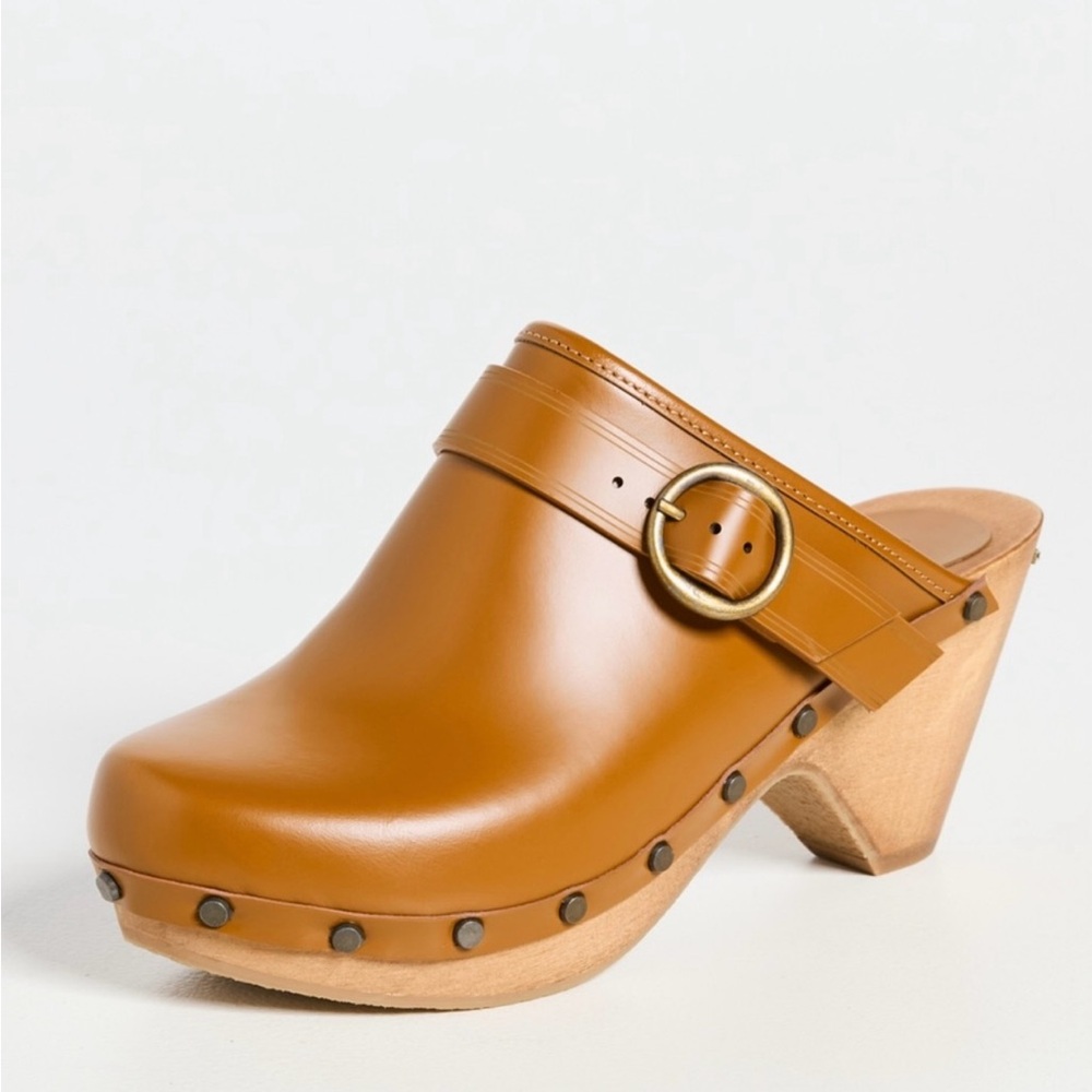 Gorgeous leather Isabel Marant clogs perfect for Fall and Winter